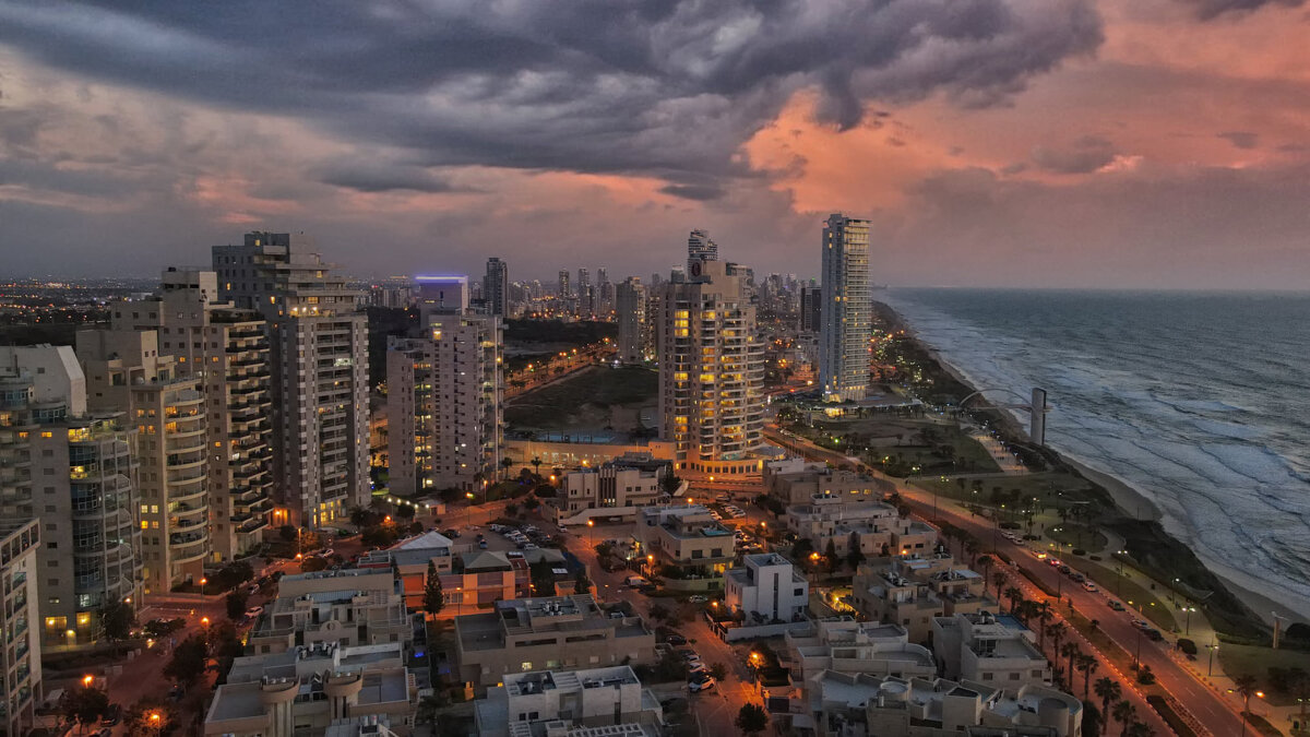 Полеты над Натанией - Valentin Bondarenko