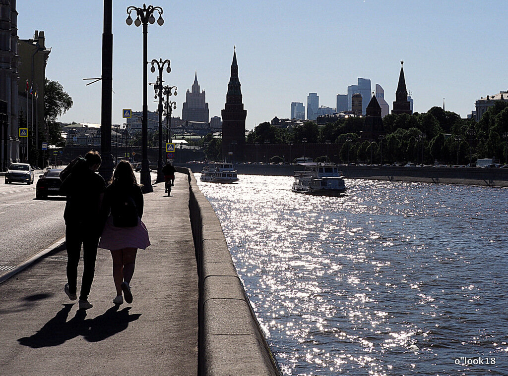 пешком по городу - Олег Лукьянов пешком по городу - Олег Лукьянов