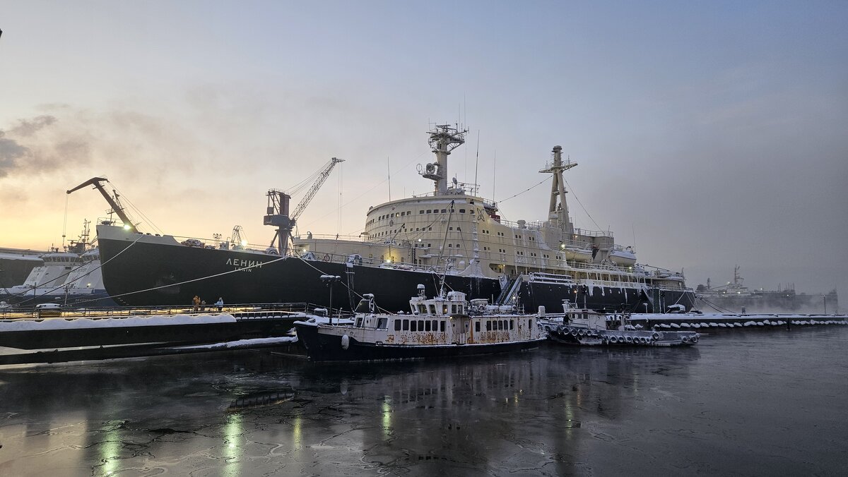 Первый в мире атомоход №Ленин" - Сергей Черник Первый в мире атомоход №Ленин" - Сергей Черник