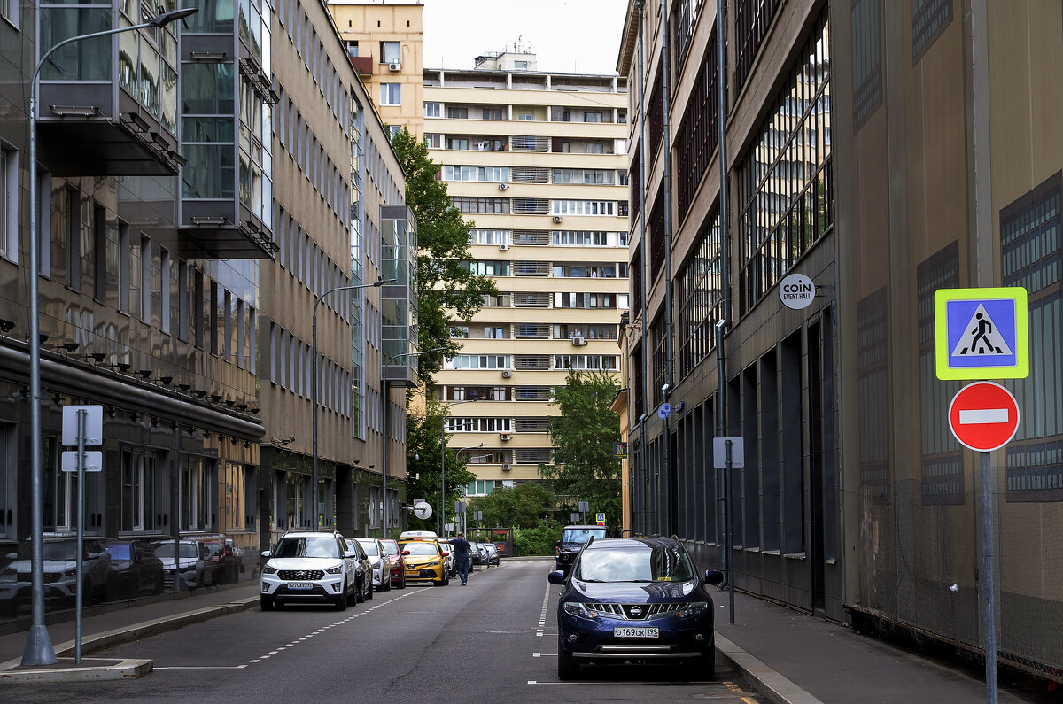 В каменных джунглях - Валерий Пославский