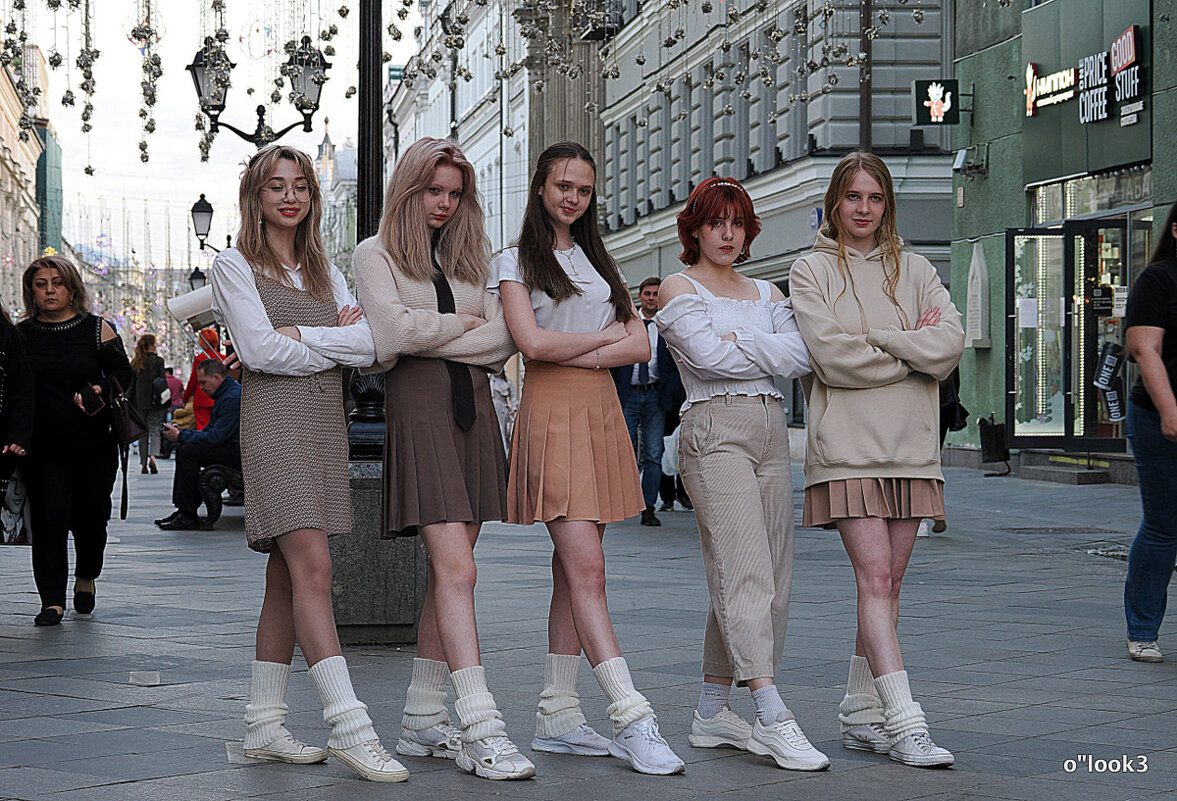 как много девушек хороших - Олег Лукьянов как много девушек хороших - Олег Лукьянов