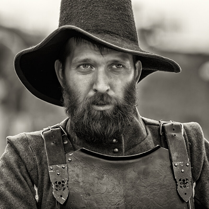 * - Александр Лисовский