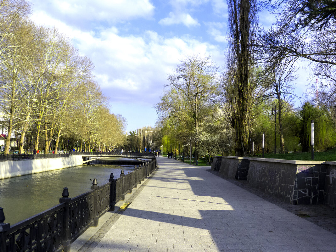Набережная Салгира - Валентин Семчишин Набережная Салгира - Валентин Семчишин