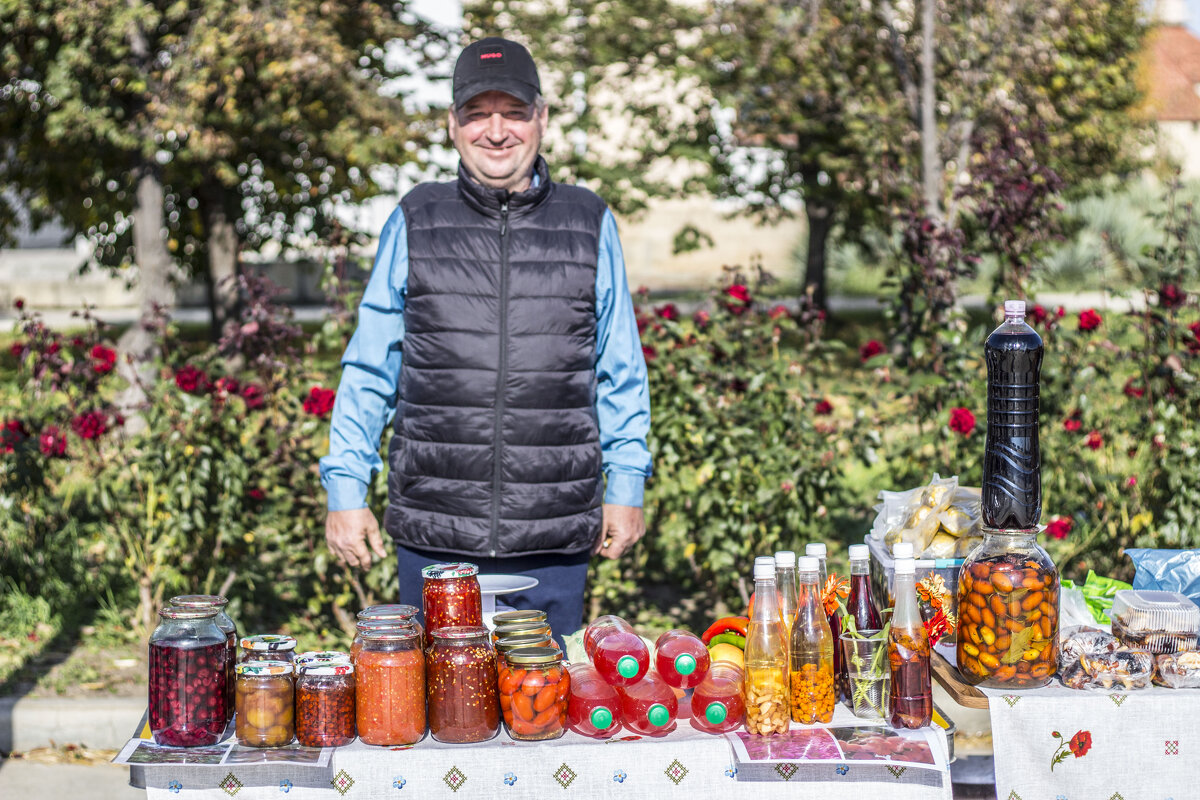 Человек весьма консервативных взглядов - Коля Лукашов Человек весьма консервативных взглядов - Коля Лукашов