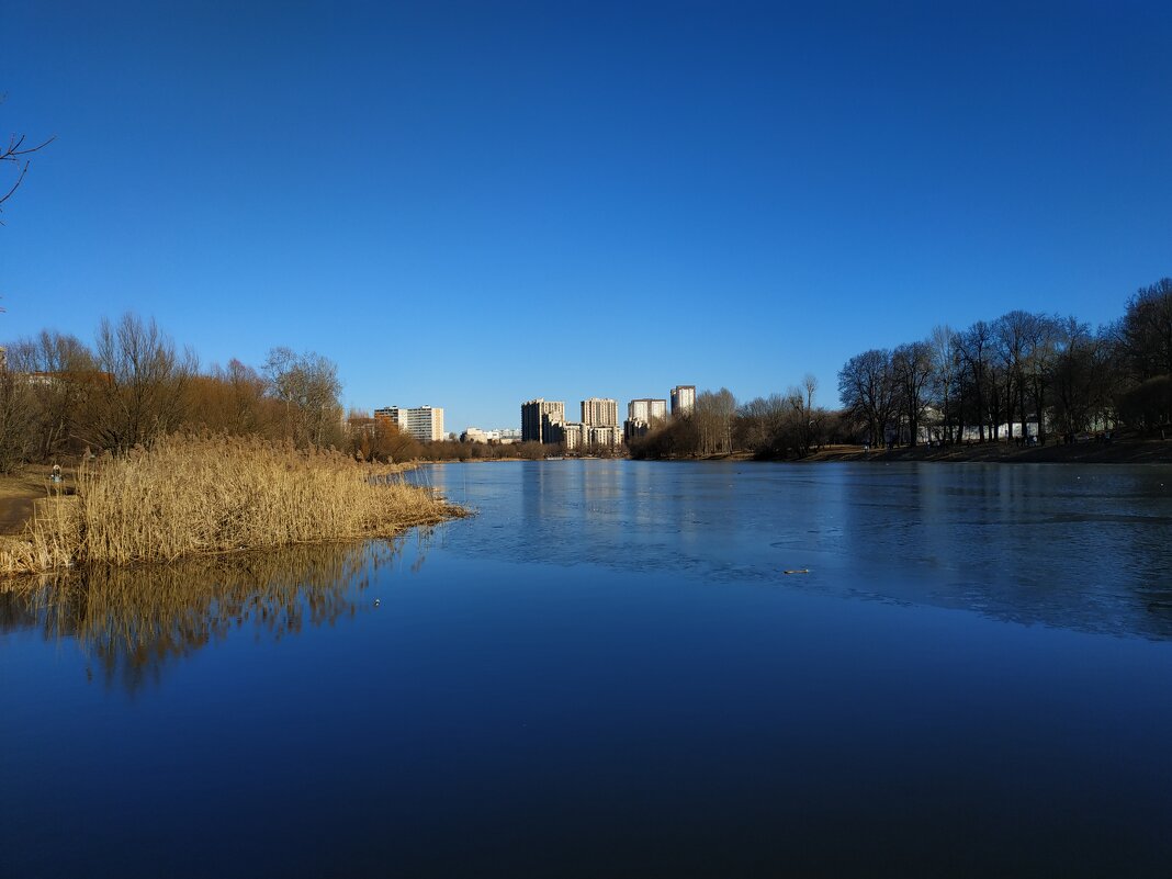 На голубом просторе - Андрей Лукьянов На голубом просторе - Андрей Лукьянов