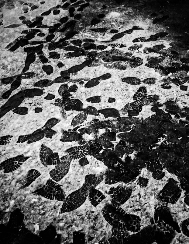 Следы невиданных людей... - Sergei Vikulov Следы невиданных людей... - Sergei Vikulov