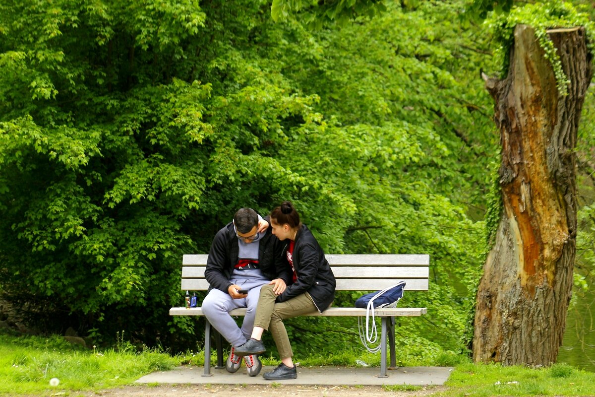 Ну неужели тебе телефон интереснее? - Юрий. Шмаков Ну неужели тебе телефон интереснее? - Юрий. Шмаков