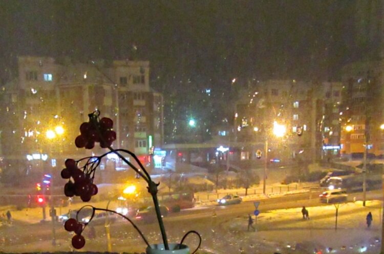 А за окном - огни ночного города... - Галина Кузьмина А за окном - огни ночного города... - Галина Кузьмина