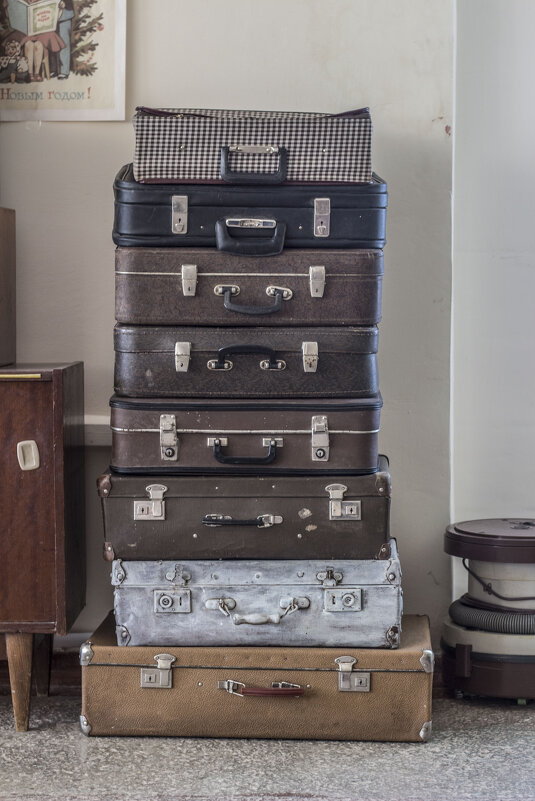 А ну-ка убери свой чемоданчик - Коля Лукашов