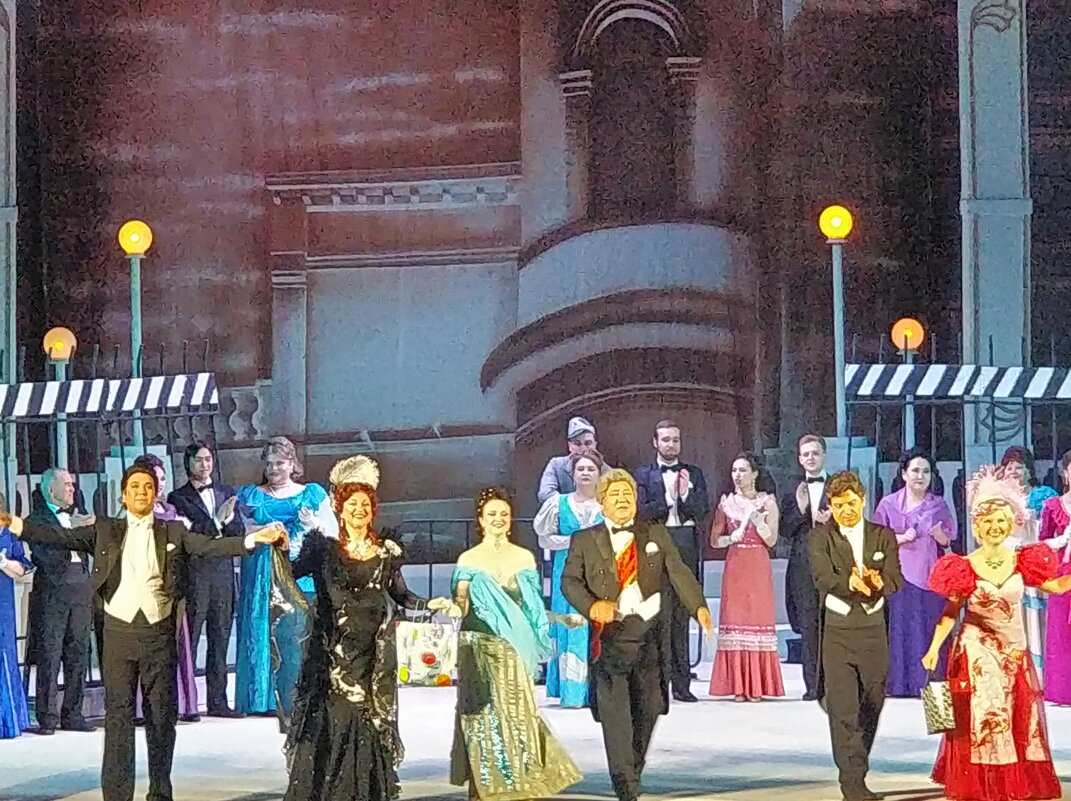 Летучая мышь - Андрей Хлопонин Летучая мышь - Андрей Хлопонин