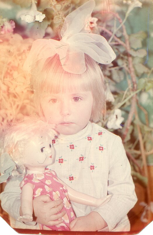 Девочка Катюша с куклой. - Екатерина Панова