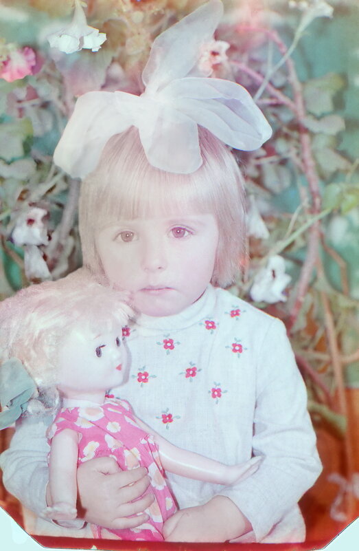 Девочка Катюша с куклой. - Екатерина Панова