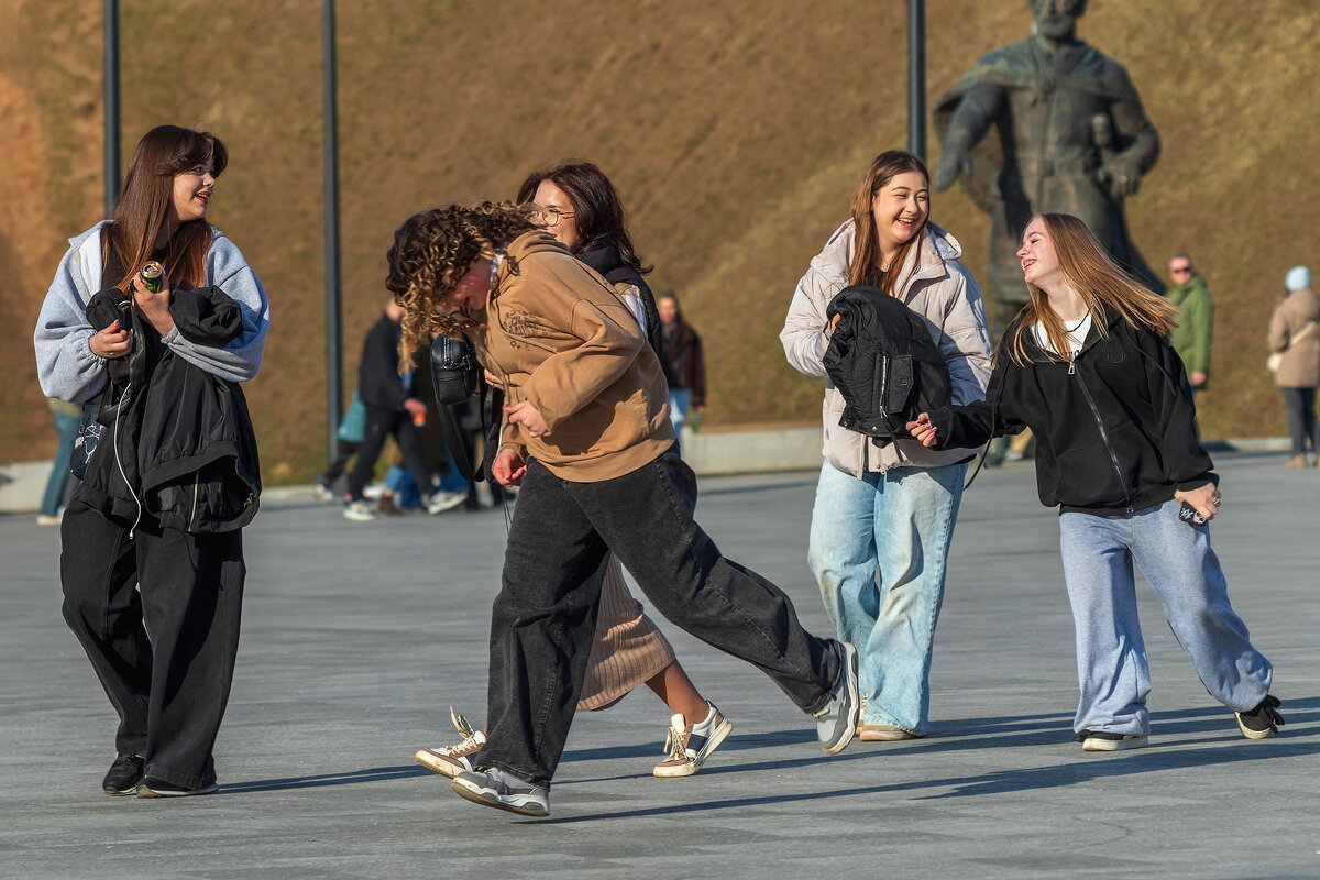 Подружки веселушки. - Анатолий. Chesnavik.