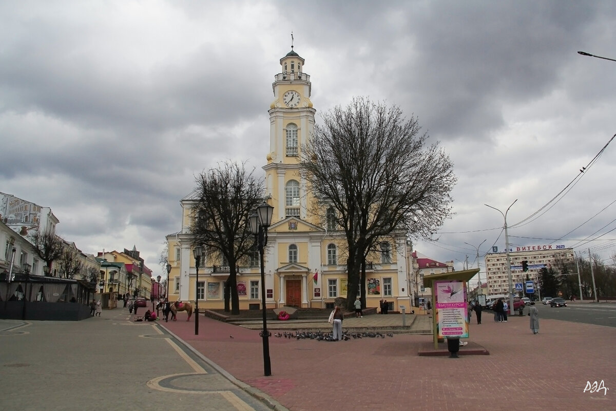 *** - Роланд Дубровский