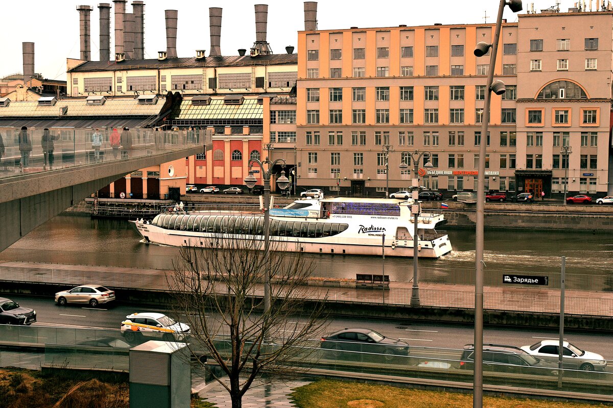По Москве-реке на теплоходе "Рэдиссон". - Татьяна Помогалова По Москве-реке на теплоходе "Рэдиссон". - Татьяна Помогалова