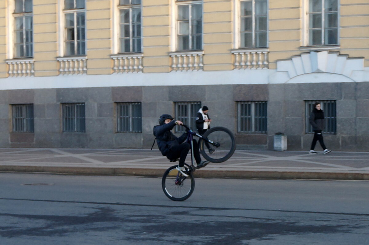 трюкач на Дворцовой - zavitok *