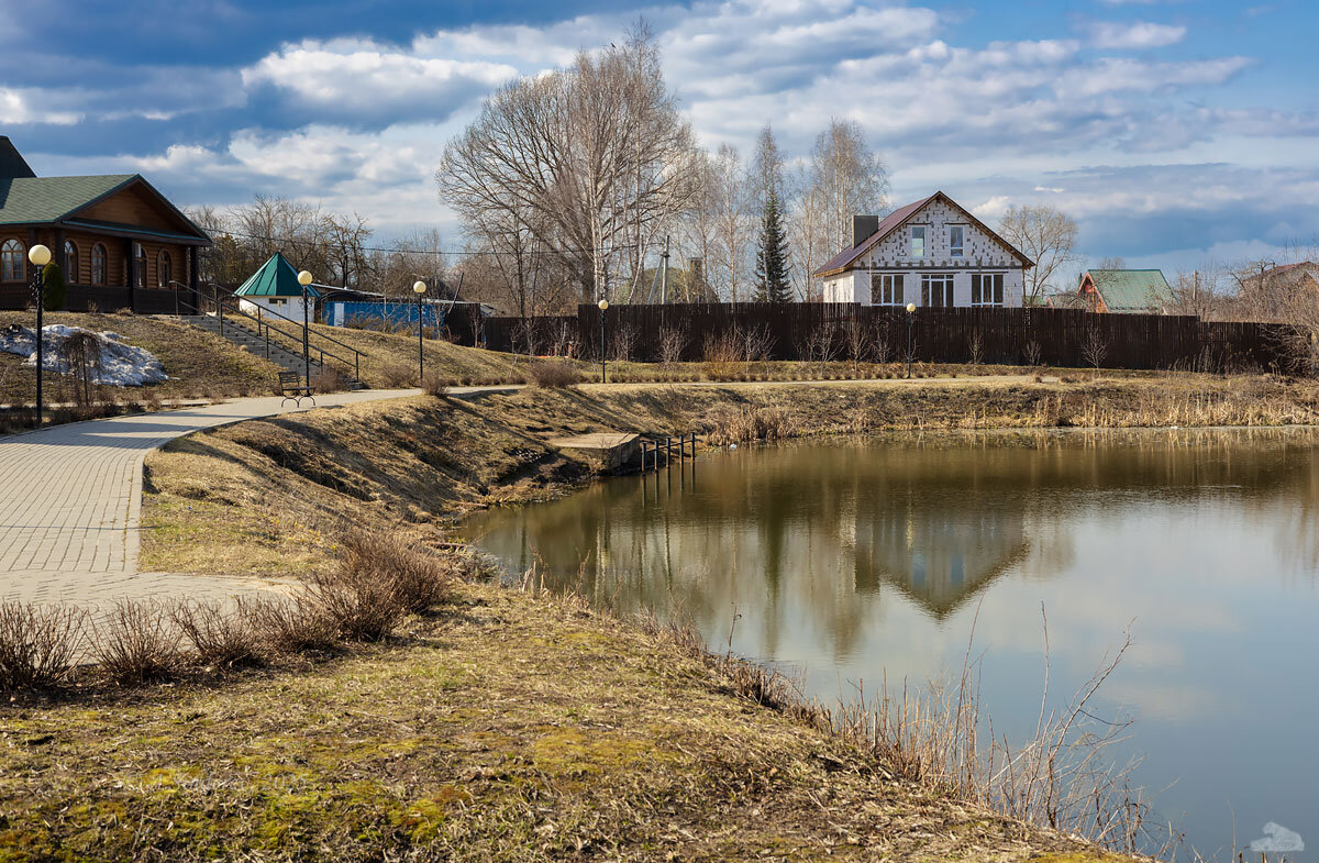 Март на берегу пруда - Александр Синдерёв