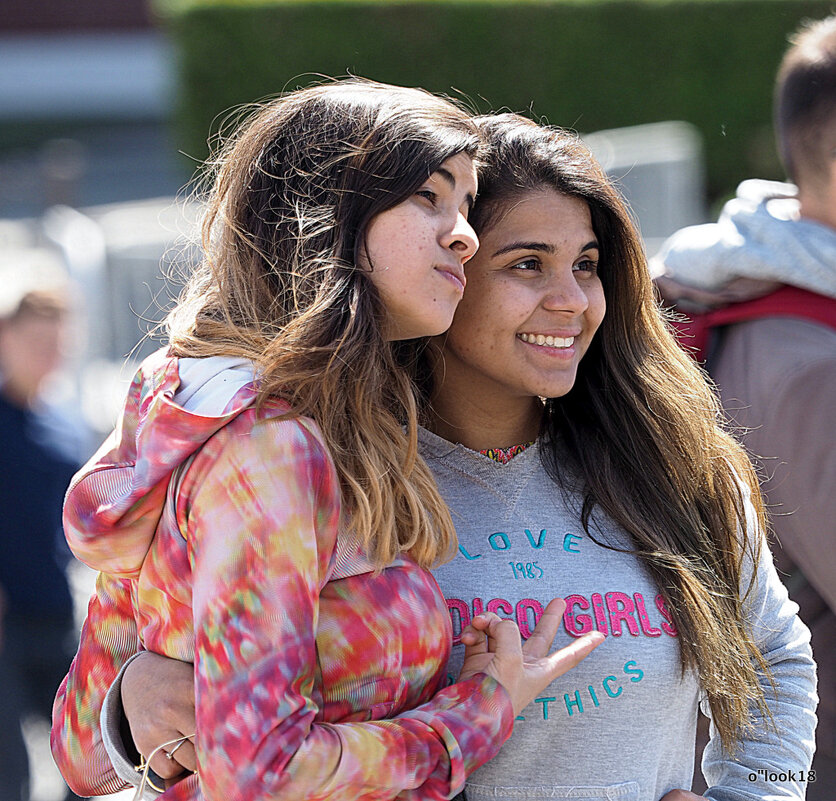 девчонки - Олег Лукьянов девчонки - Олег Лукьянов