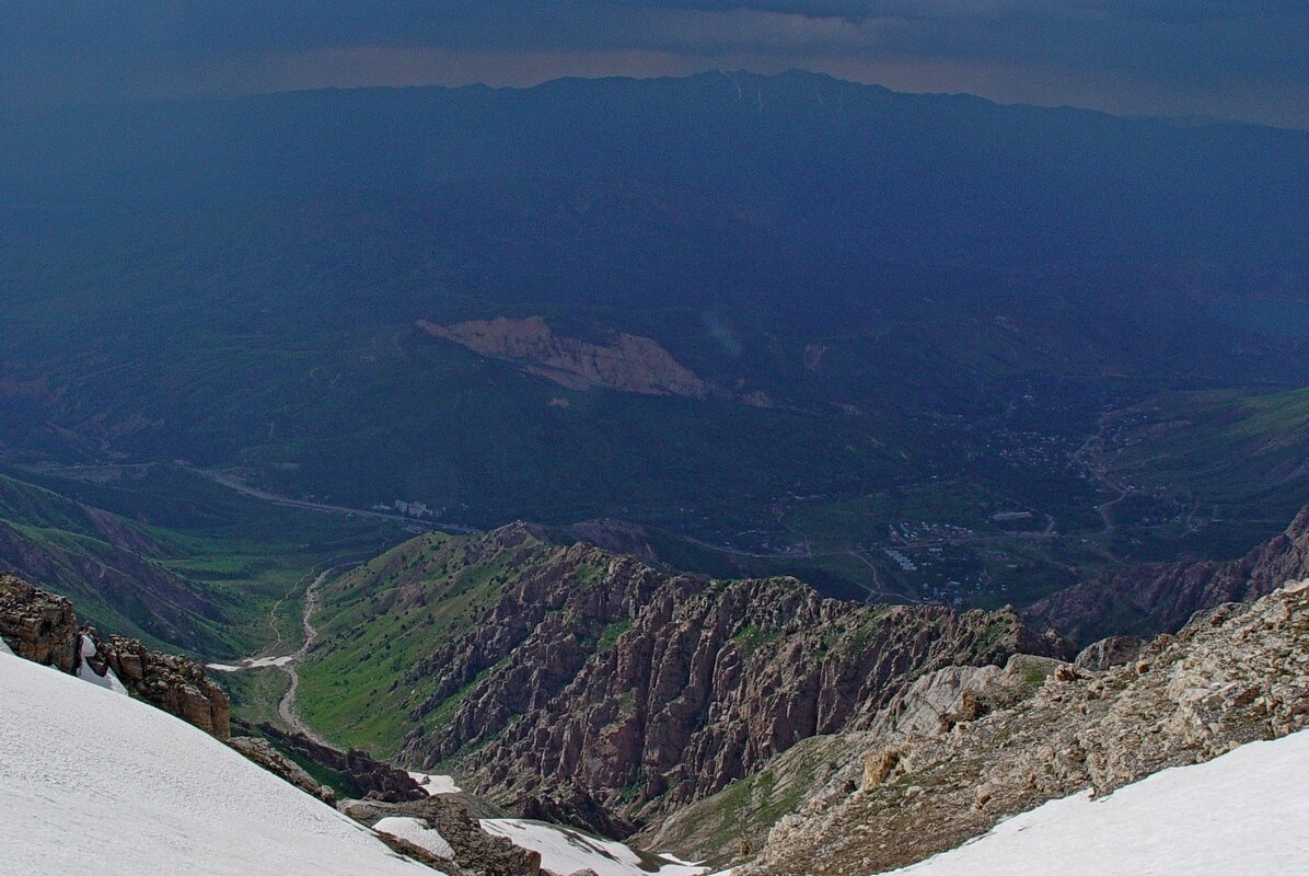 ПРОГУЛКА НА БОЛЬШОЙ ЧИМГАН 3300м, с вершины. - Виктор Осипчук ПРОГУЛКА НА БОЛЬШОЙ ЧИМГАН 3300м, с вершины. - Виктор Осипчук