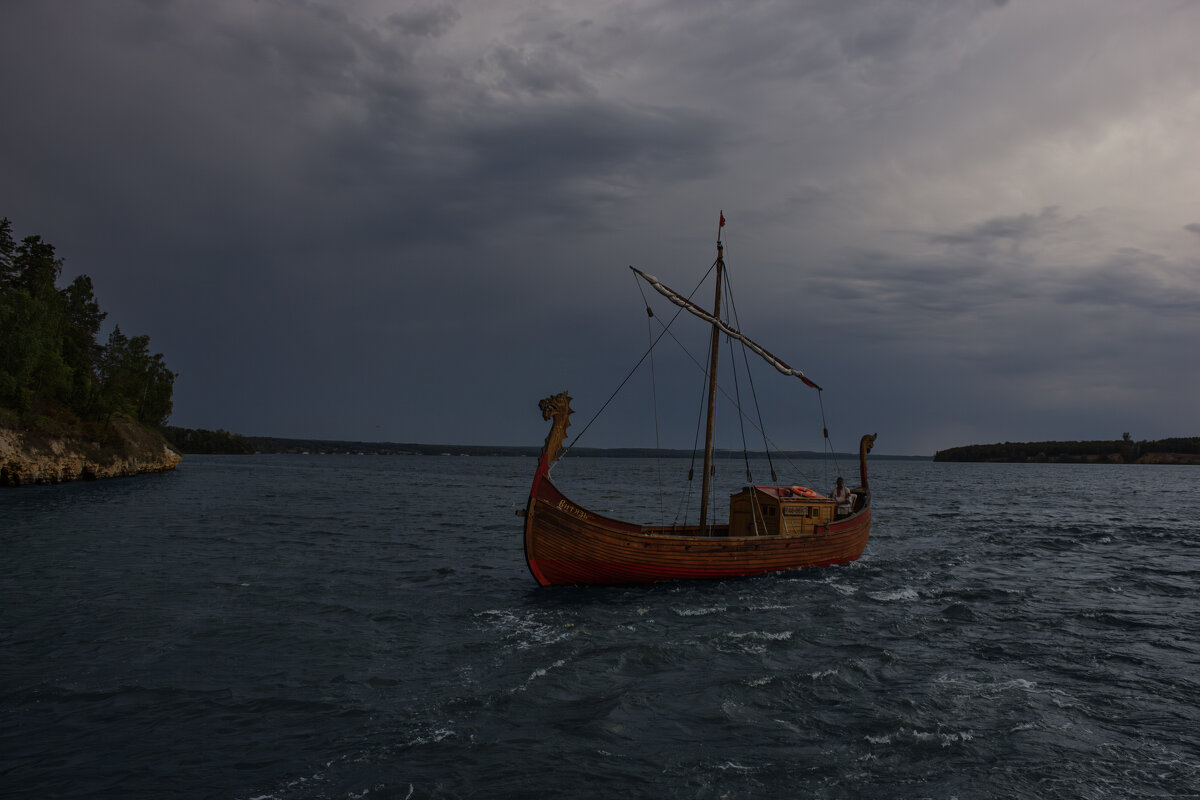 * - Александр Лисовский