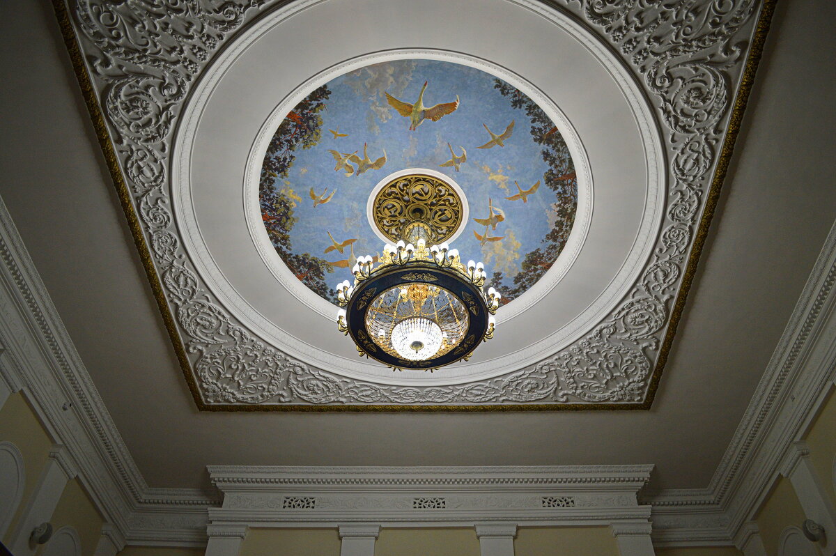 Ещё одно потолочное украшение - Татьяна Лютаева Ещё одно потолочное украшение - Татьяна Лютаева