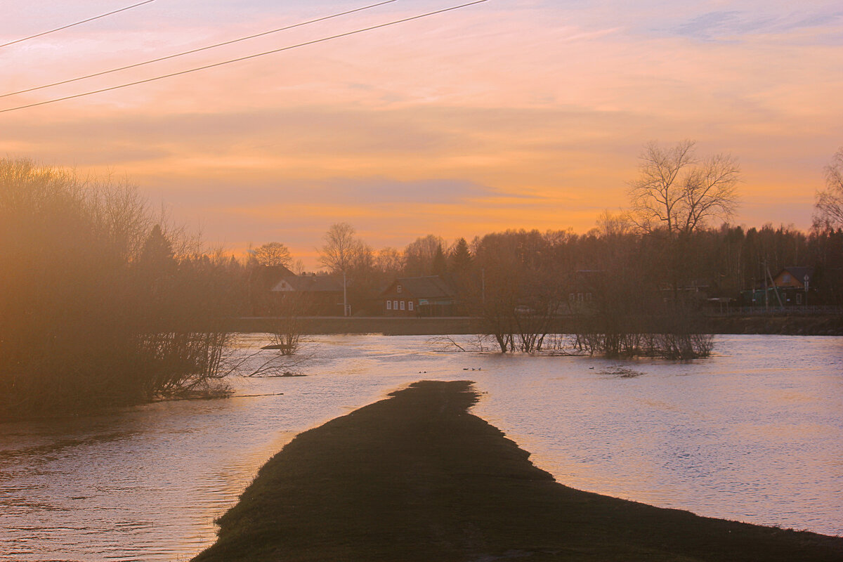 Весенний вечер на реке Тихвинка - Сергей Кочнев