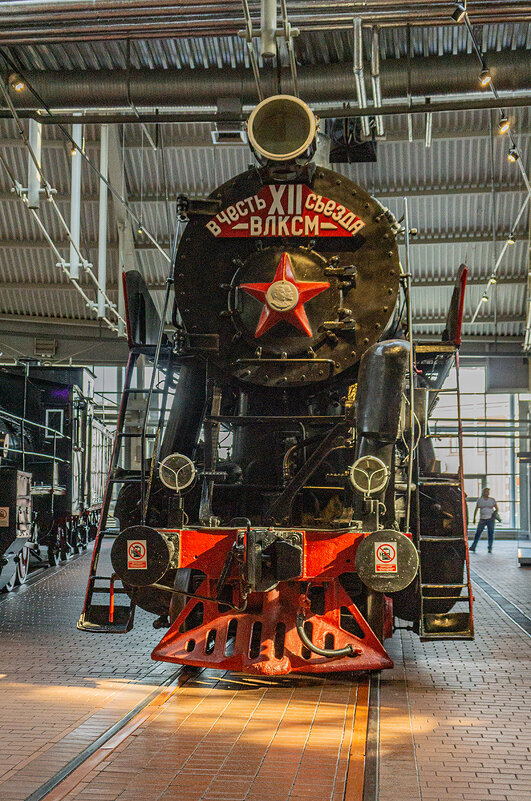 В музее - Ирина Соловьёва В музее - Ирина Соловьёва