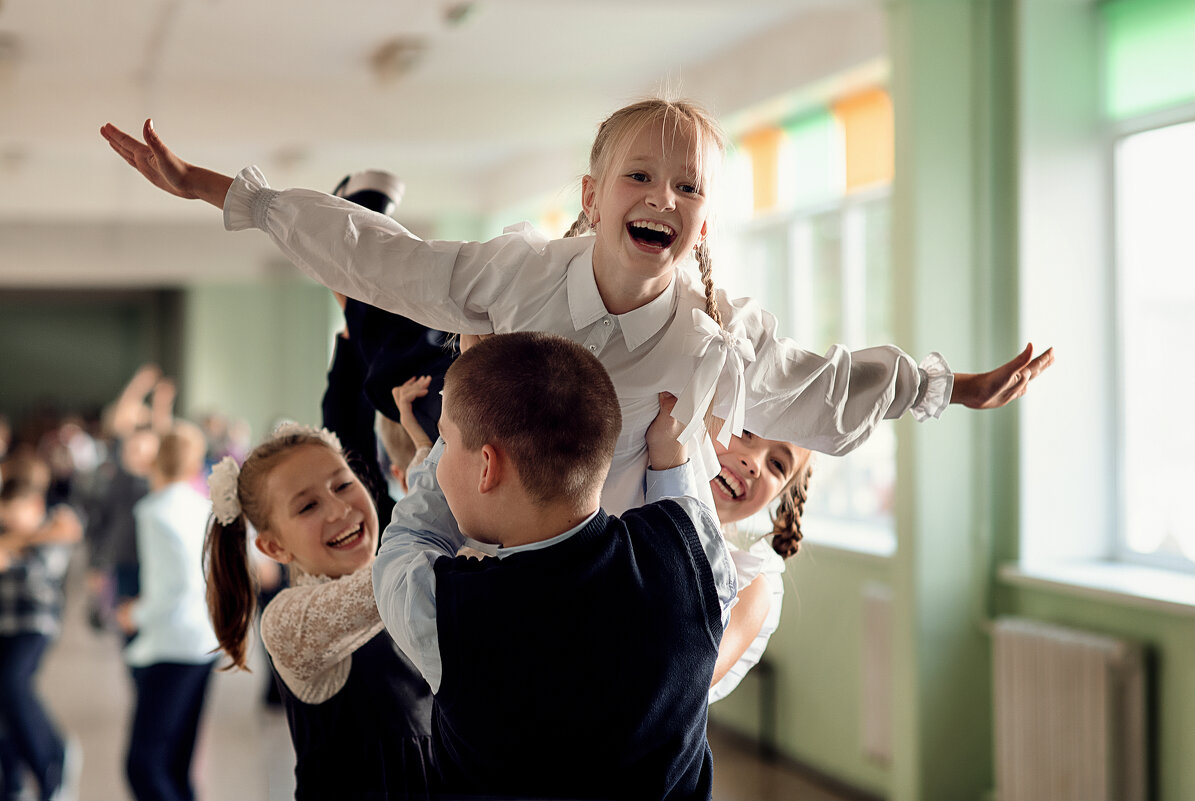 На перемене.. - Лилия .