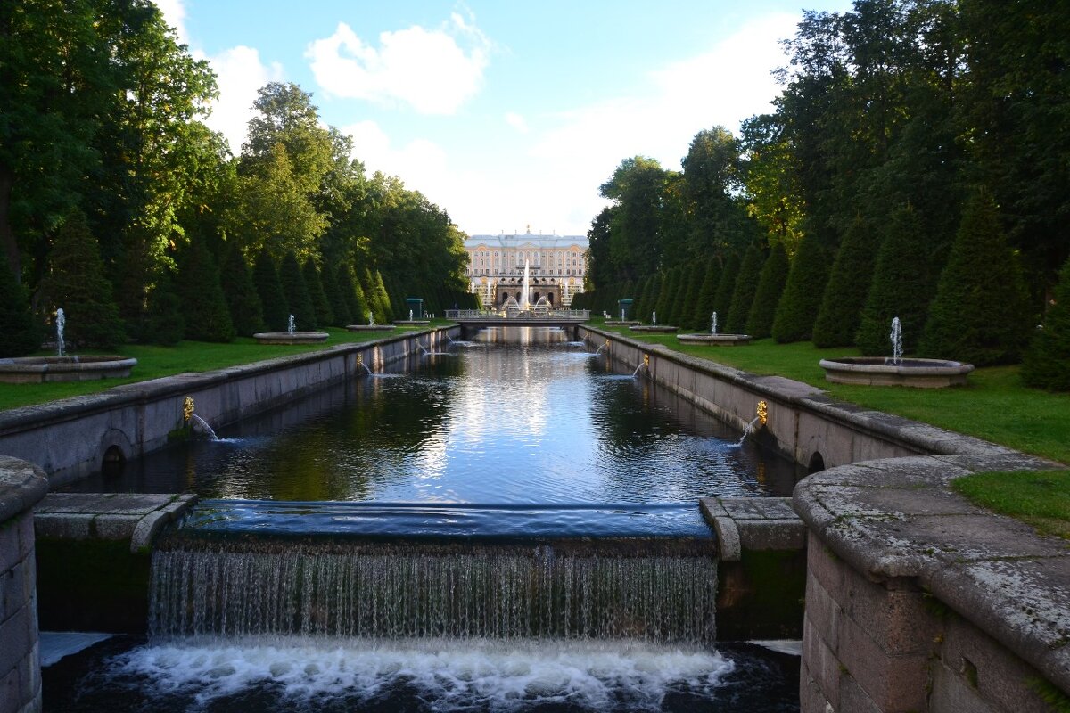Большой дворец в Петергофе - Надежда Большой дворец в Петергофе - Надежда