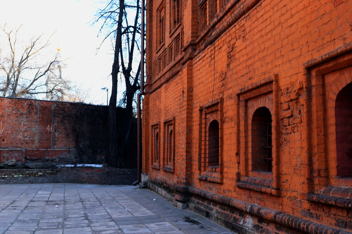 Старые стены. - Василий Палий