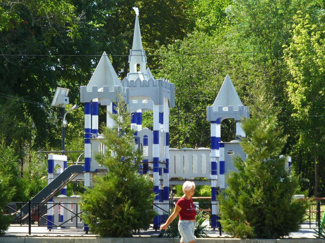 Детская площадка в Крымрозе - Валентин Семчишин Детская площадка в Крымрозе - Валентин Семчишин