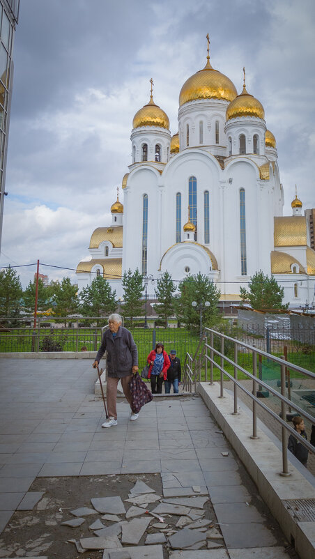 *** - Борис Руднев