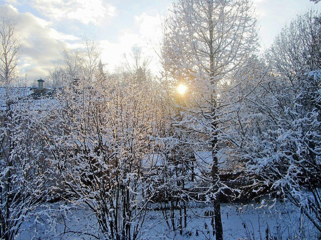 Апрель "развлекается". - Ольга Довженко