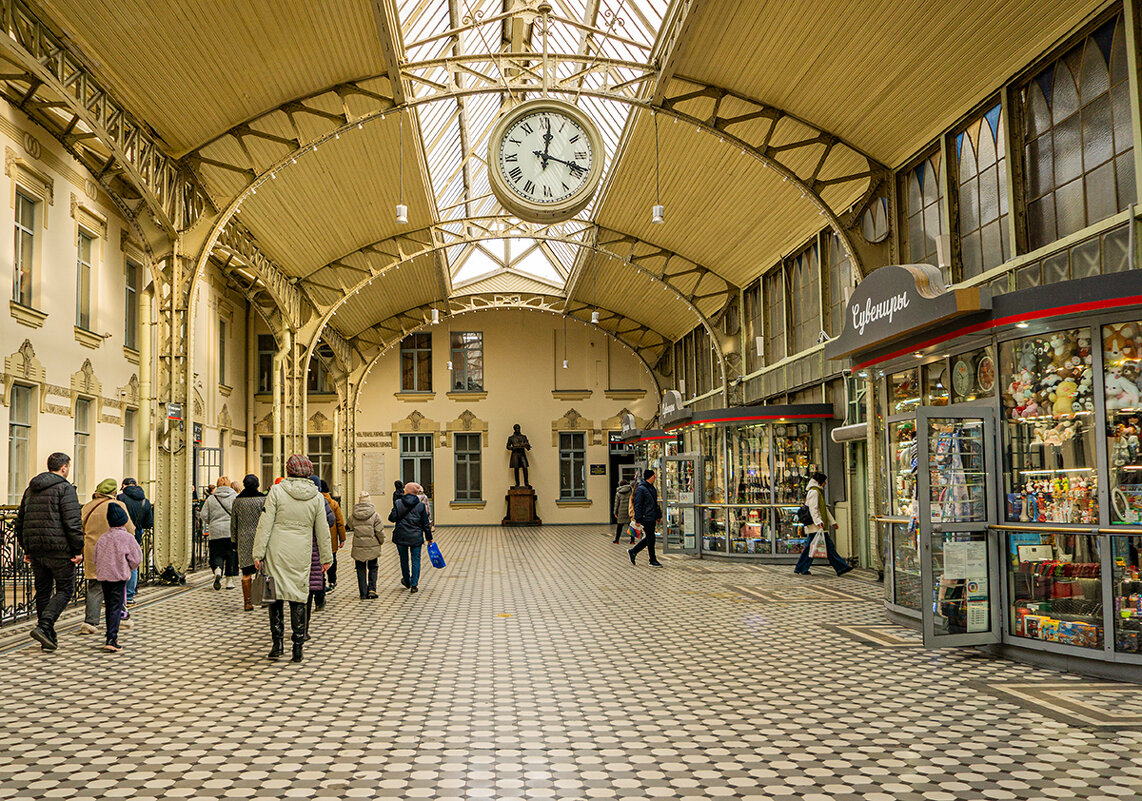 На Витебском вокзале - Ирина Соловьёва На Витебском вокзале - Ирина Соловьёва
