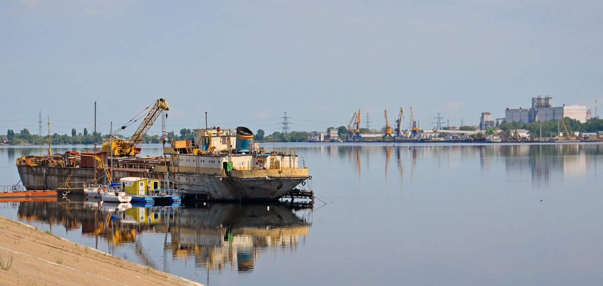 Речной порт приволжского города - Сергей М Речной порт приволжского города - Сергей М