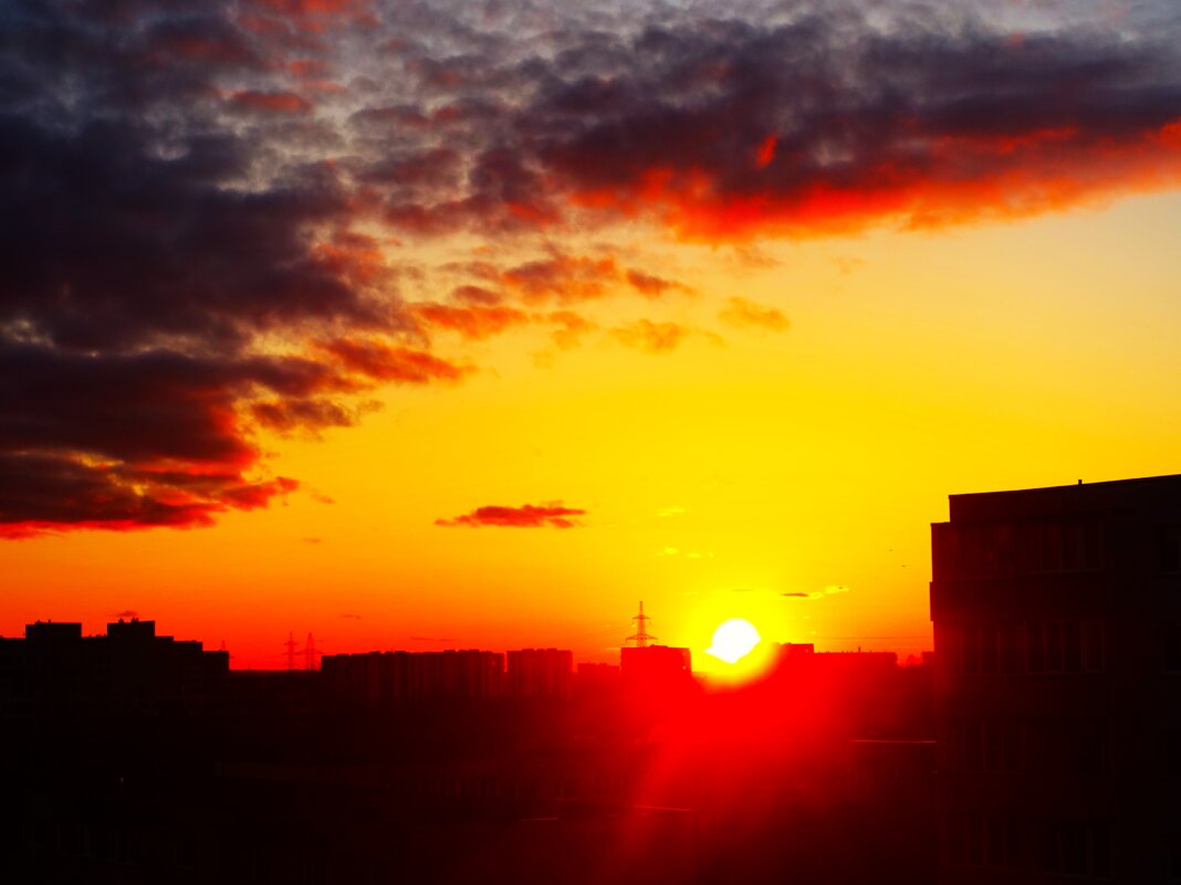 Яркий закат в городе - Aida10 Яркий закат в городе - Aida10