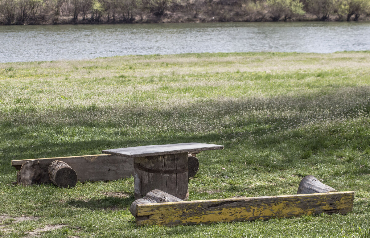 Мебель на берегу Днестра - Коля Лукашов