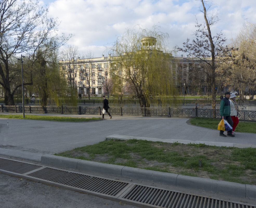 Набережная Салгира - Валентин Семчишин Набережная Салгира - Валентин Семчишин