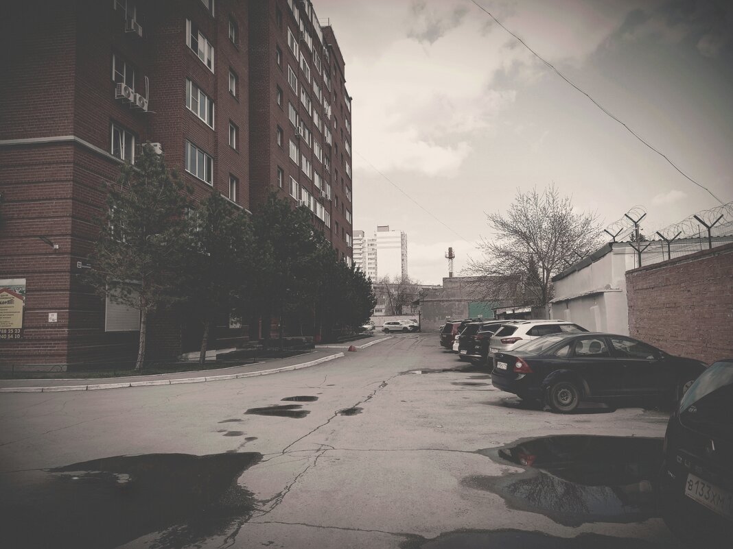 Никогда не угадаешь, что за зданием. - Игорь Солдаткин