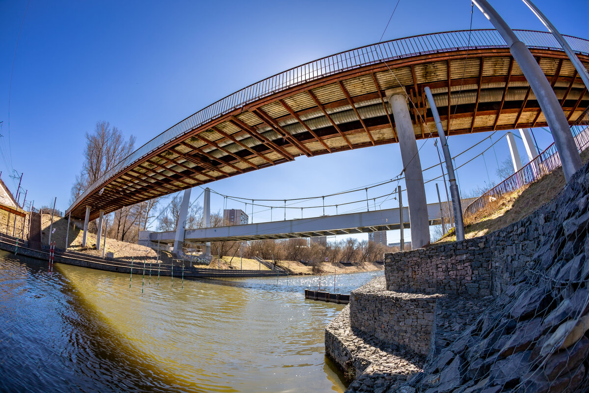 Река и мосты - Олег Дорошенко Река и мосты - Олег Дорошенко