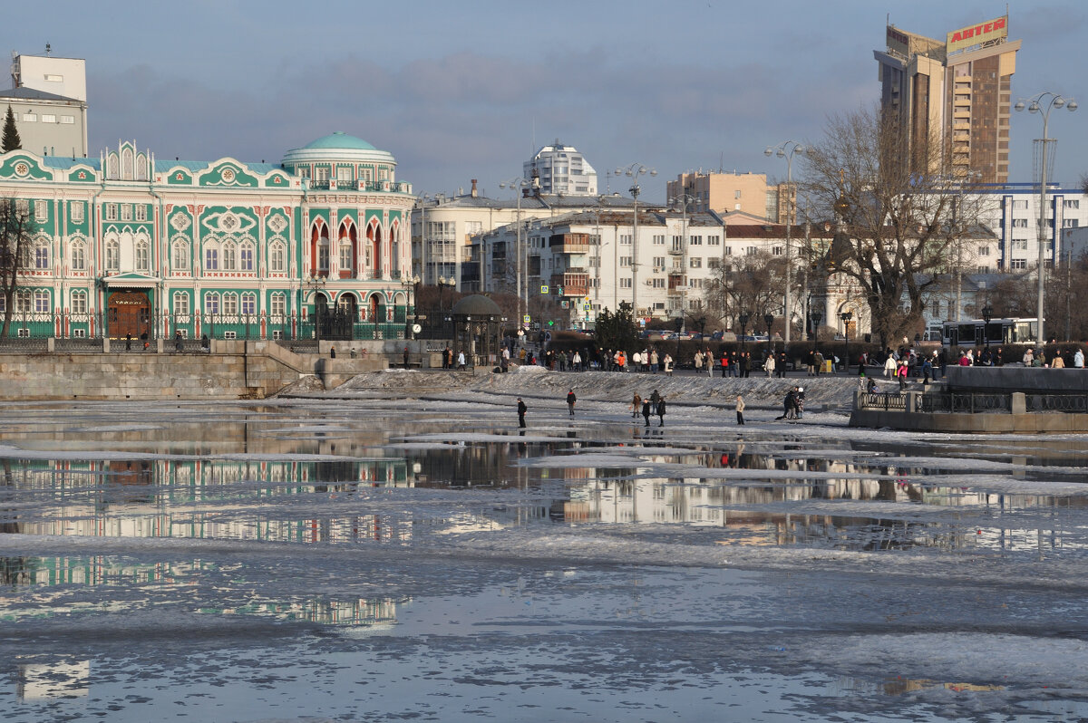 *** - Сергей Сергеев