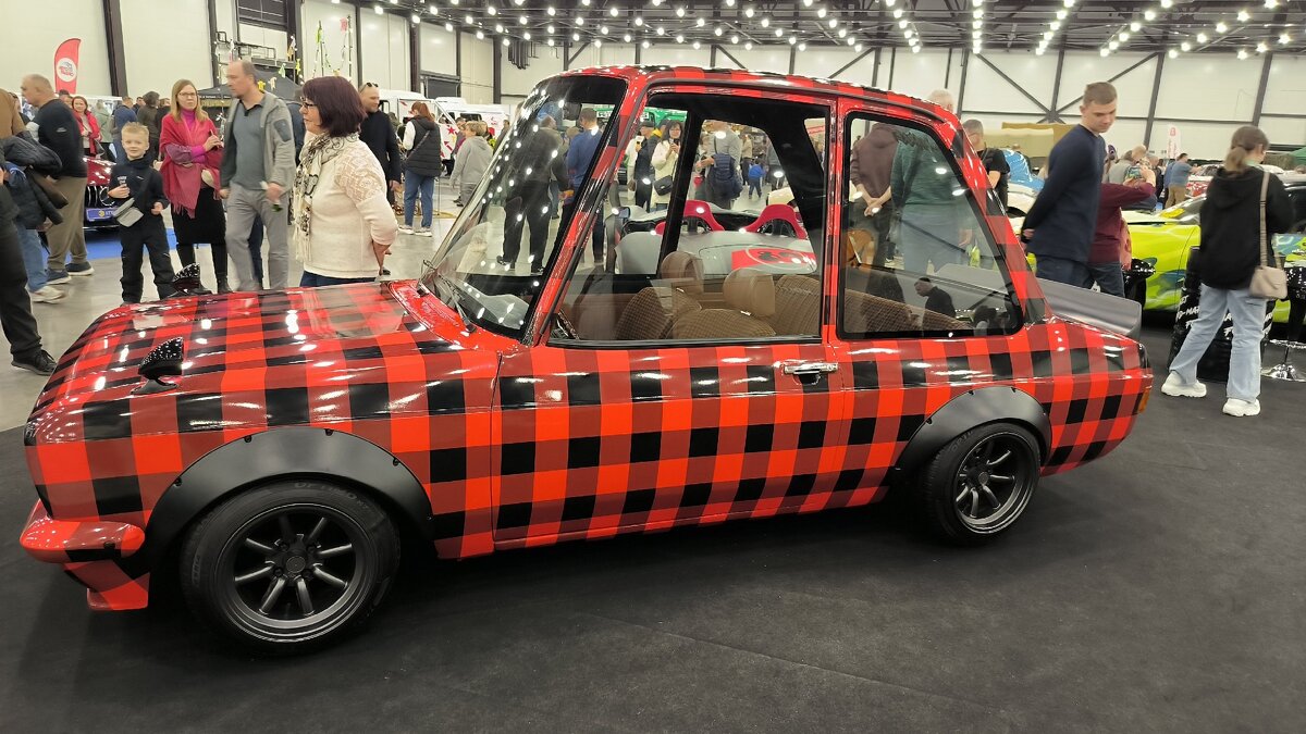 Выставка автомобилей. - Ольга 