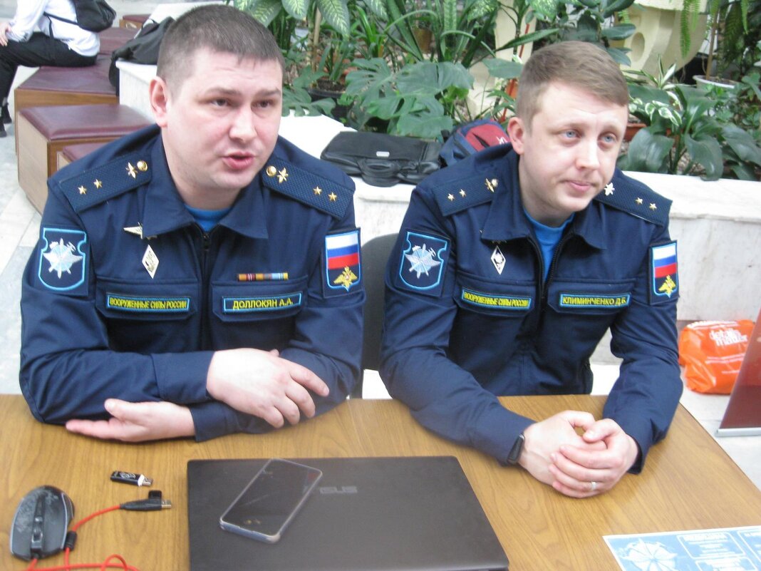 Два товарища - Дмитрий Никитин Два товарища - Дмитрий Никитин