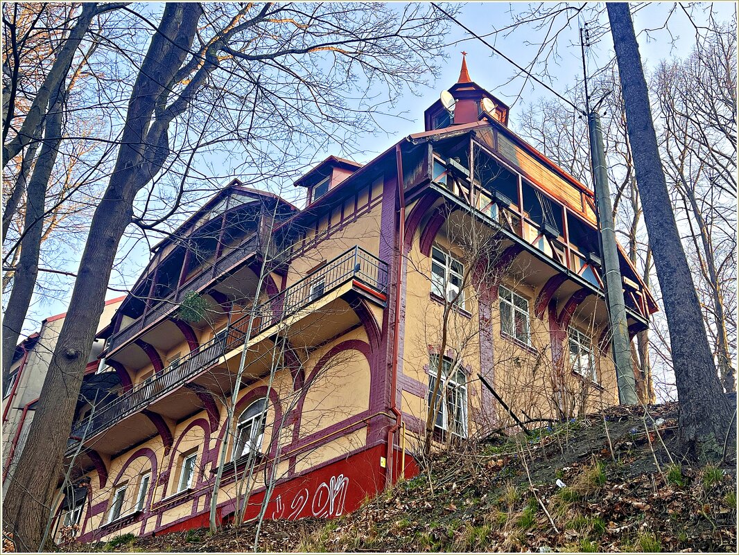 Дом на горке. - Валерия Комова Дом на горке. - Валерия Комова