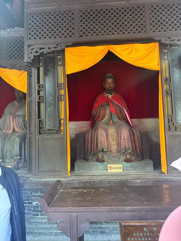 В Буддийскои храме в Китае - Ирэн В Буддийскои храме в Китае - Ирэн