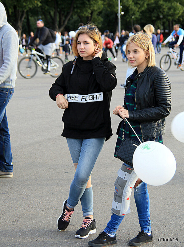 девчонки - Олег Лукьянов девчонки - Олег Лукьянов