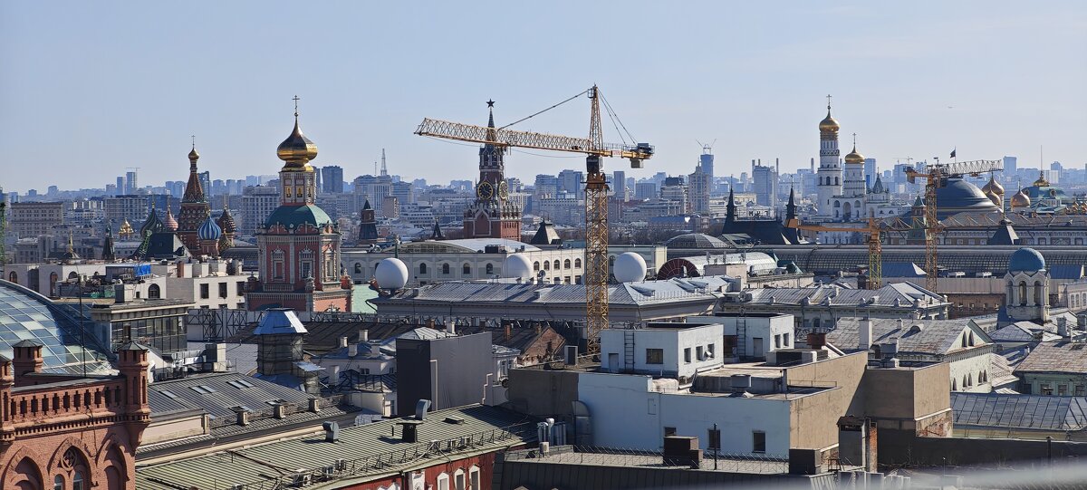 Москва с крыши ЦДМ - <<< Наташа >>> Москва с крыши ЦДМ - <<< Наташа >>>