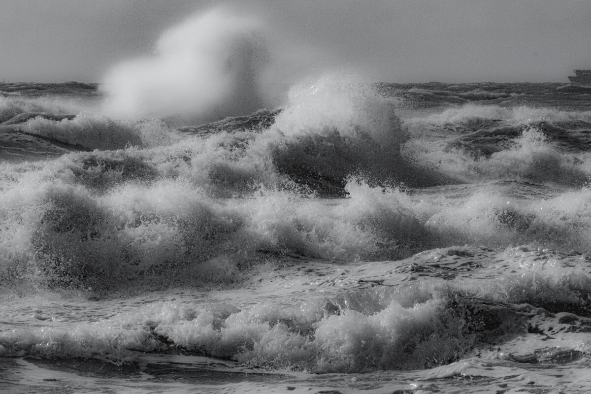 Шторм на Атлантическом океане (3) - Георгий А Шторм на Атлантическом океане (3) - Георгий А