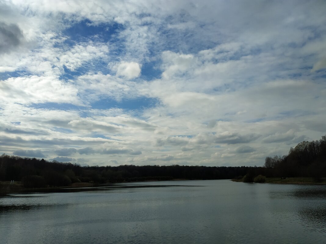 Страстной четверг не был солнечным - Андрей Лукьянов Страстной четверг не был солнечным - Андрей Лукьянов