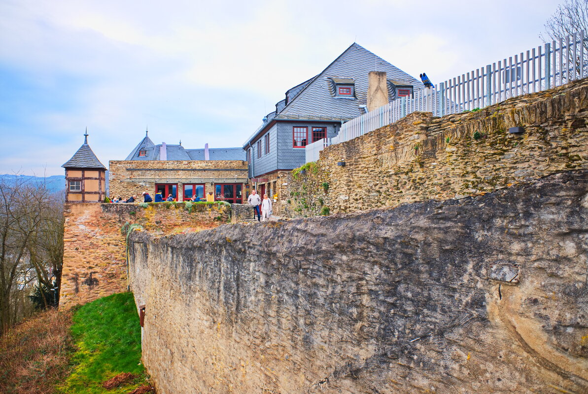 *** - Witalij Loewin